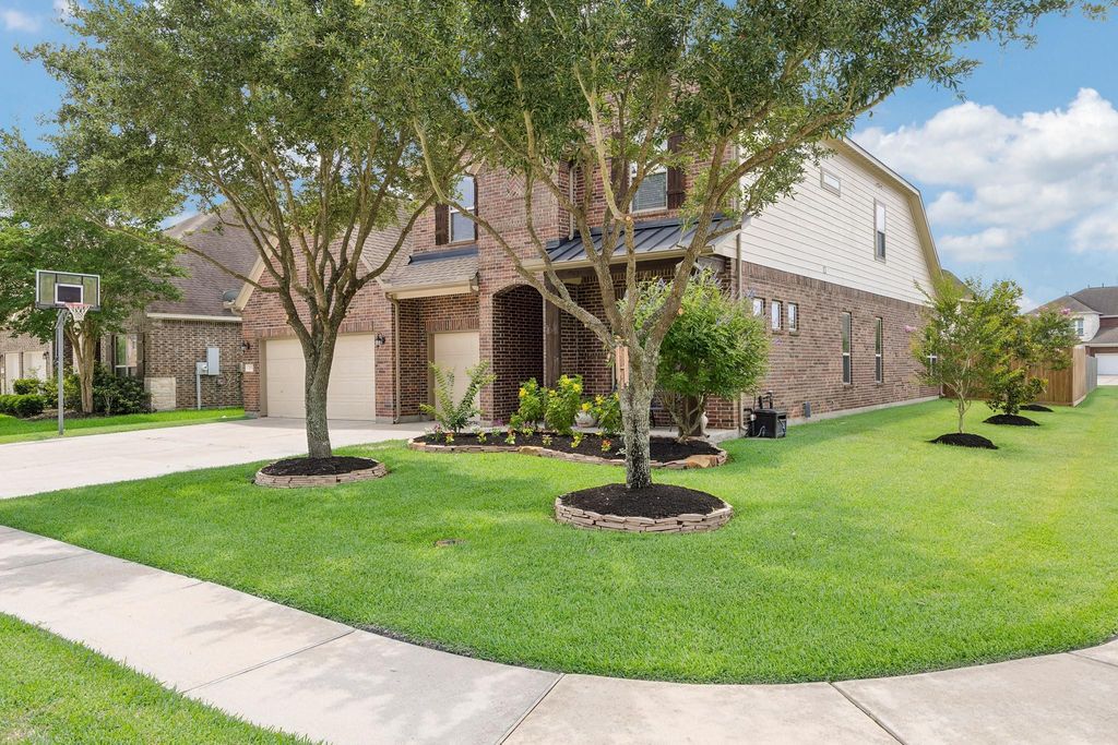 315 Westwood Drive, League City, TX 77573