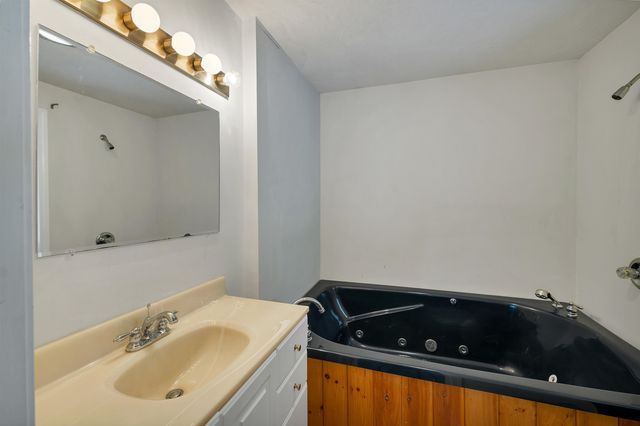 5 Circle Point Road, Sanbornton, NH 03269