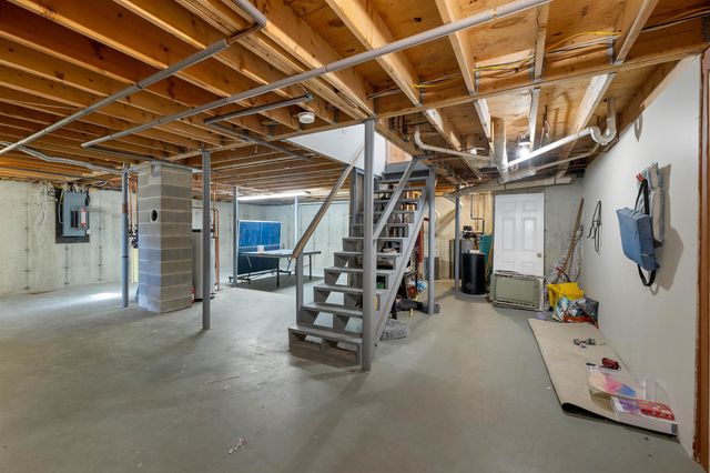 5 Circle Point Road, Sanbornton, NH 03269