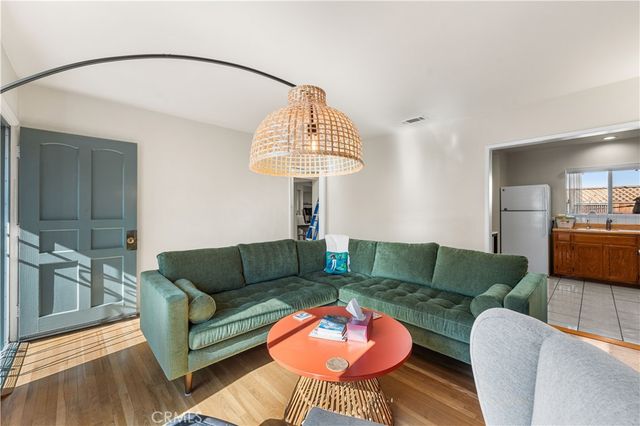 5431 Cartwright, North Hollywood, CA 91601