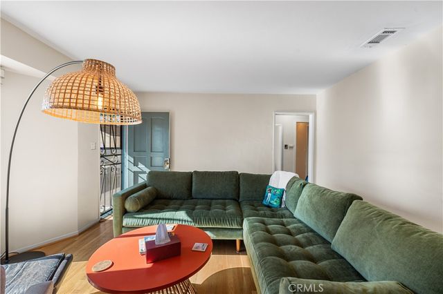 5431 Cartwright, North Hollywood, CA 91601