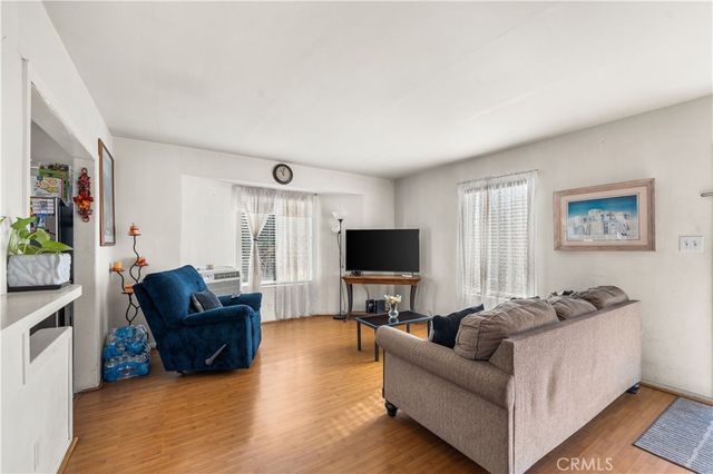 5431 Cartwright, North Hollywood, CA 91601