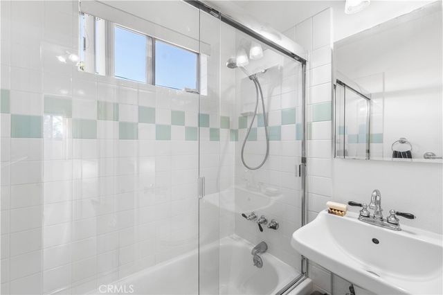 5431 Cartwright, North Hollywood, CA 91601