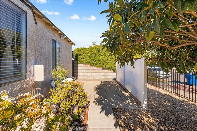 5431 Cartwright, North Hollywood, CA 91601