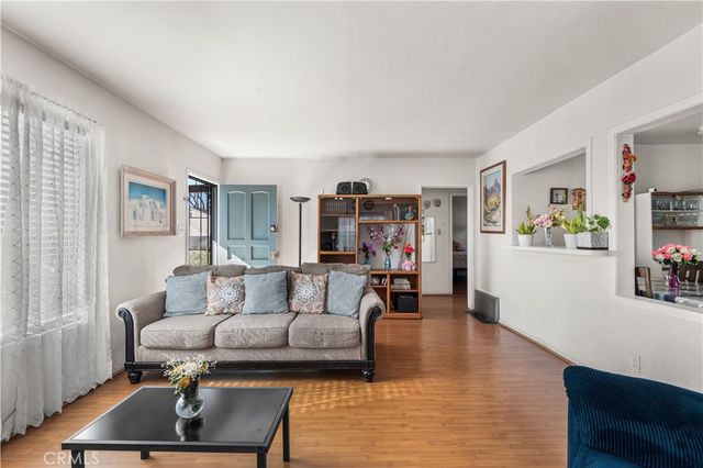 5431 Cartwright, North Hollywood, CA 91601