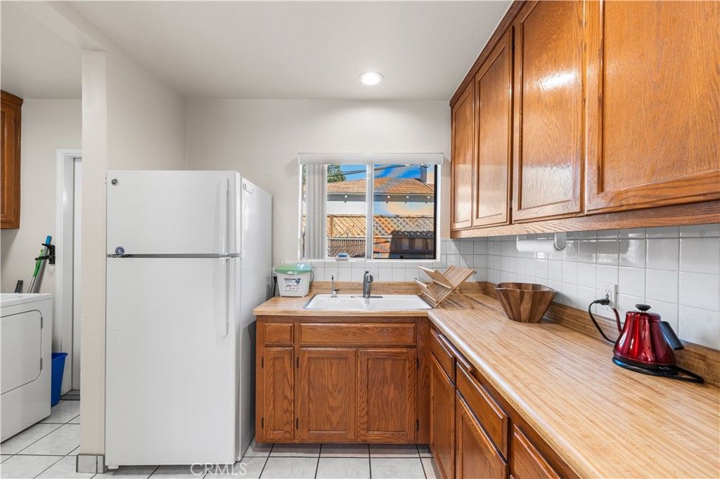 Image 24 of property listing at 5431 Cartwright, North Hollywood, CA 91601