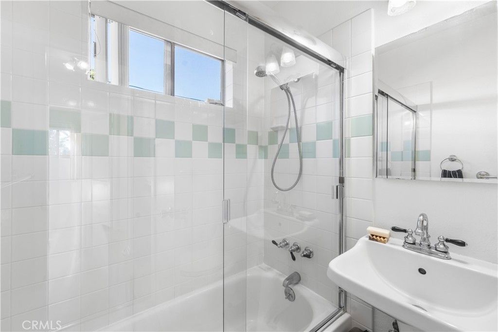 Image 33 of property listing at 5431 Cartwright, North Hollywood, CA 91601