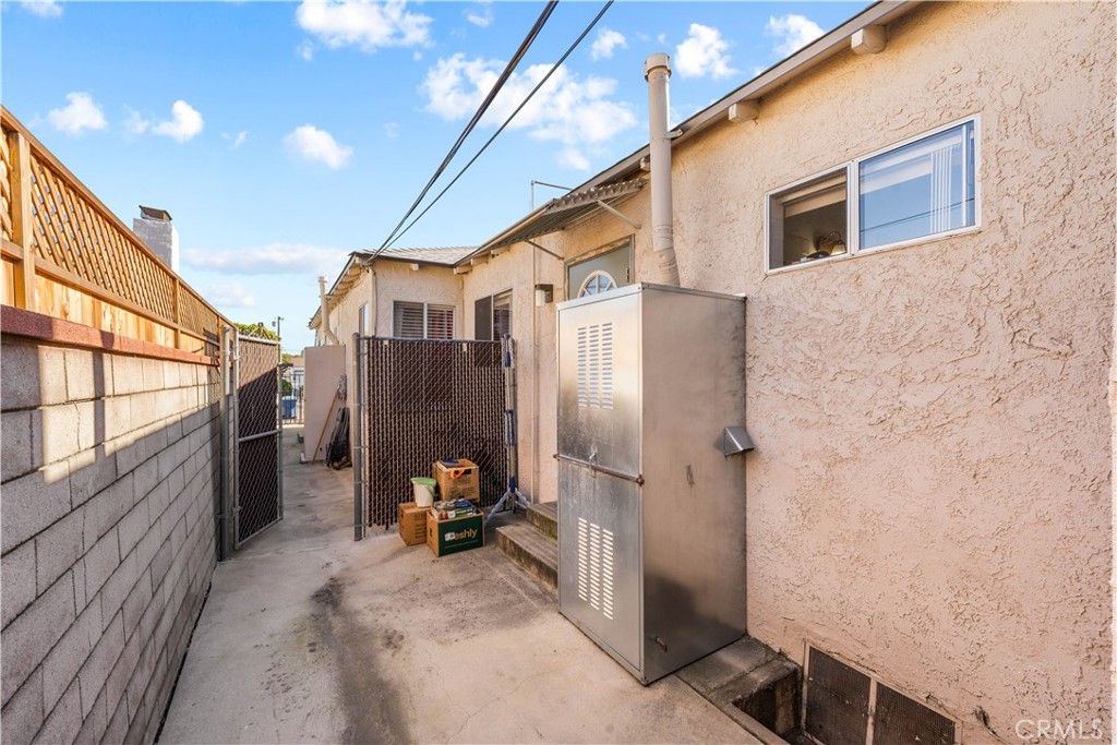 Image 45 of property listing at 5431 Cartwright, North Hollywood, CA 91601