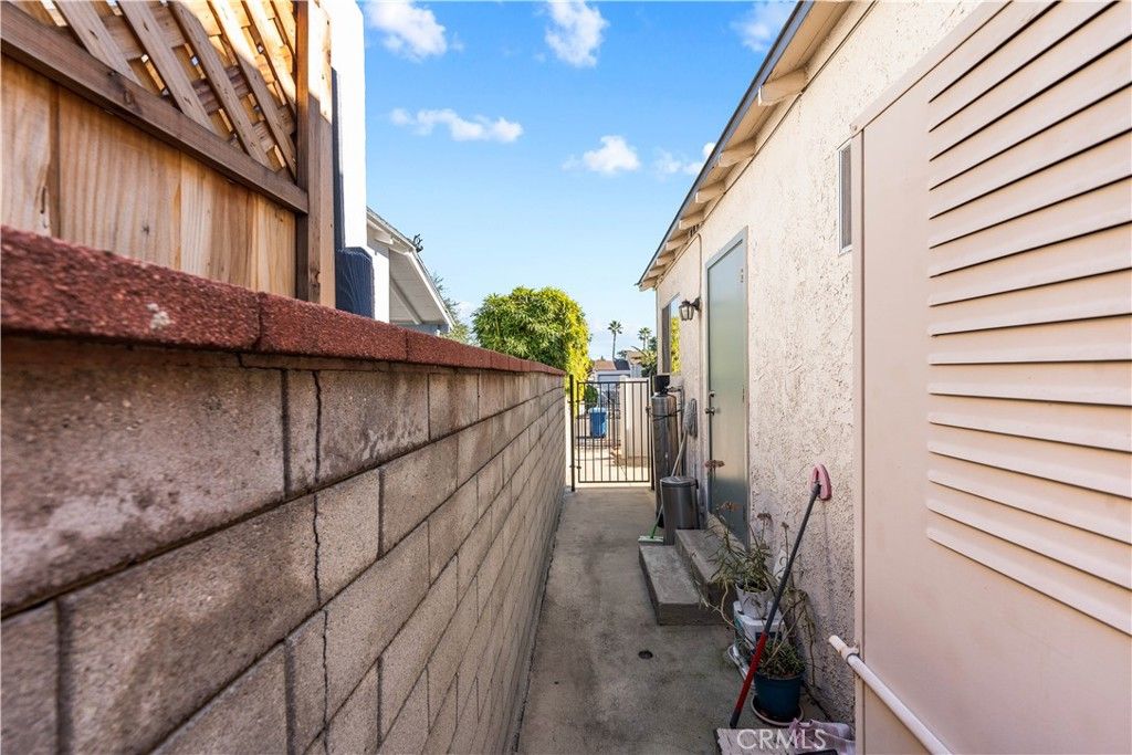 Image 47 of property listing at 5431 Cartwright, North Hollywood, CA 91601