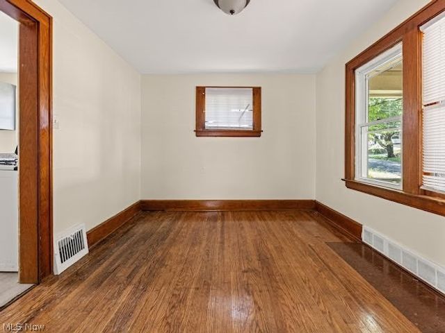 577 Eastland Avenue, Akron, OH 44305