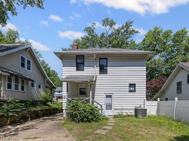 577 Eastland Avenue, Akron, OH 44305