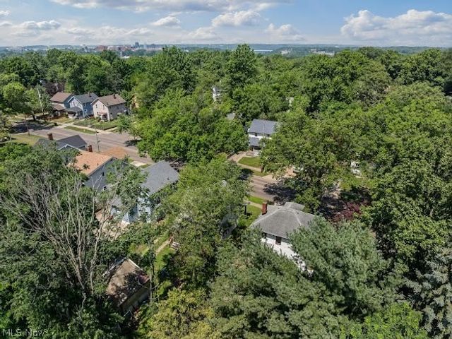 577 Eastland Avenue, Akron, OH 44305