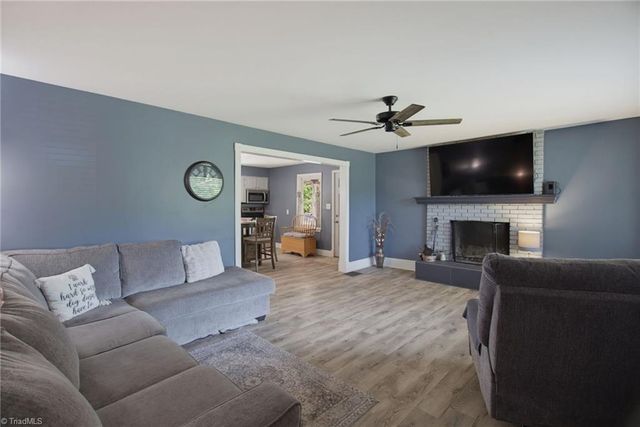 2921 Bittersweet Road, Winston-salem, NC 27106