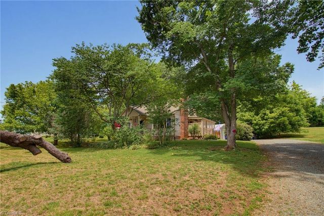 2921 Bittersweet Road, Winston-salem, NC 27106