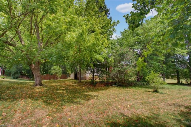 2921 Bittersweet Road, Winston-salem, NC 27106