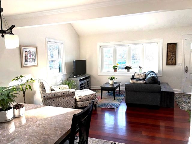 5702 S Park Avenue, Hinsdale, IL 60521