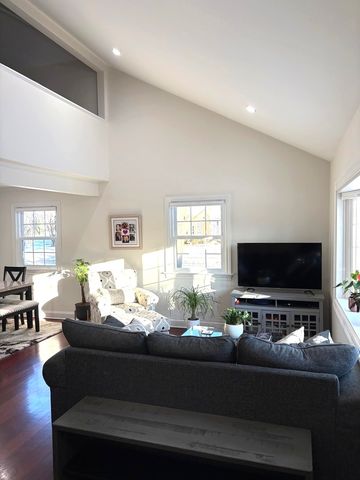 5702 S Park Avenue, Hinsdale, IL 60521