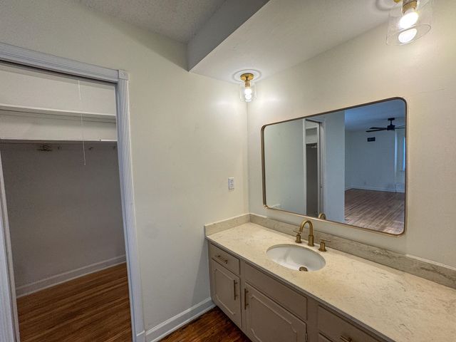 1345 HICKORY RIDGE CV, Memphis, TN 38116