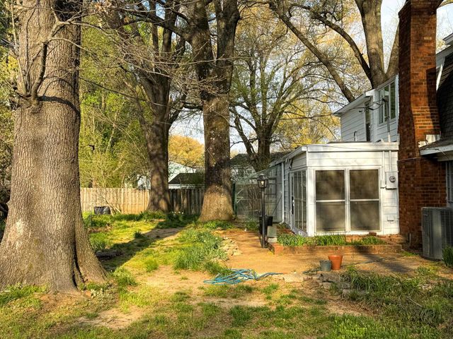 1345 HICKORY RIDGE CV, Memphis, TN 38116