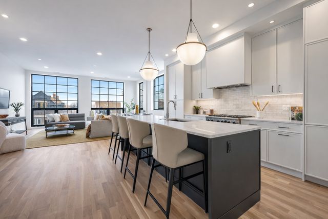 2129 N Damen Avenue 3S, Chicago, IL 60647