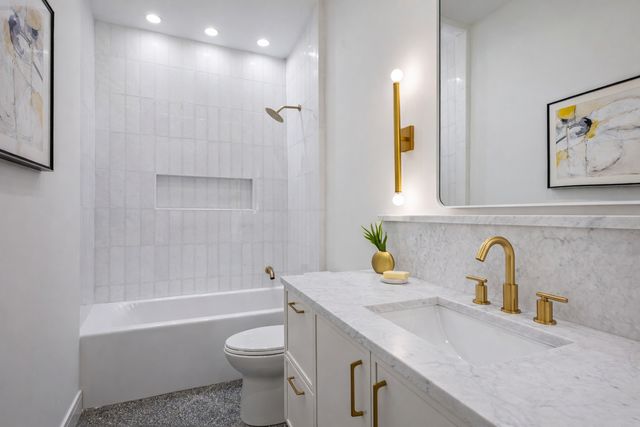 2129 N Damen Avenue 3S, Chicago, IL 60647