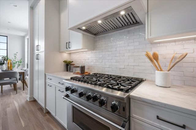 2129 N Damen Avenue 3S, Chicago, IL 60647