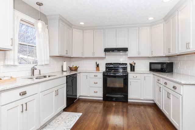 3304 Barrington Road, Bloomington, IL 61704