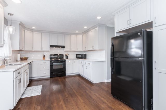 3304 Barrington Road, Bloomington, IL 61704