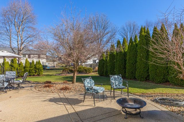 3304 Barrington Road, Bloomington, IL 61704