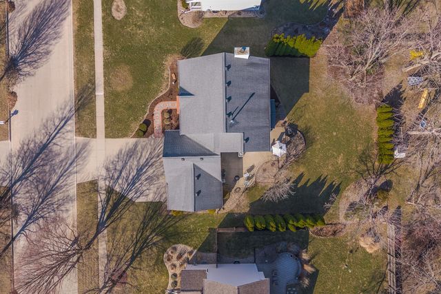 3304 Barrington Road, Bloomington, IL 61704