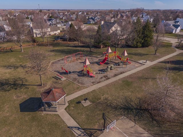 3304 Barrington Road, Bloomington, IL 61704