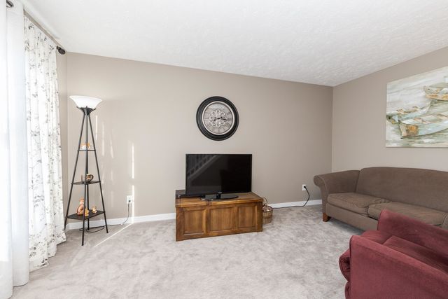 3304 Barrington Road, Bloomington, IL 61704