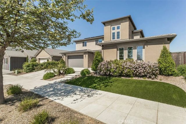 877 Treasure Hills, Madera, CA 93636