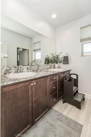 877 Treasure Hills, Madera, CA 93636