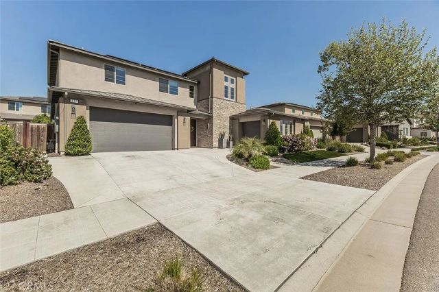877 Treasure Hills, Madera, CA 93636