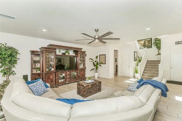 877 Treasure Hills, Madera, CA 93636