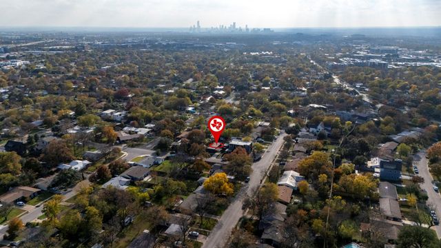 7525 Delafield LN B, Austin, TX 78752