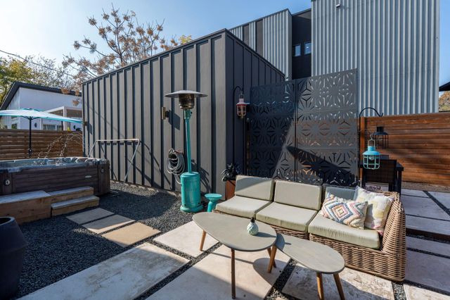 7525 Delafield LN B, Austin, TX 78752