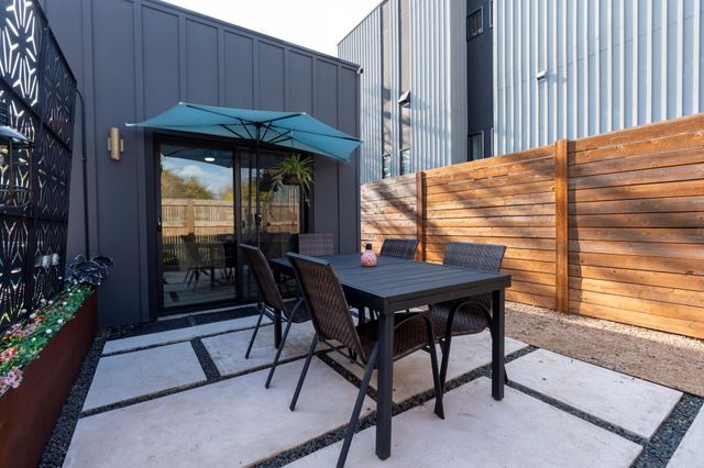 7525 Delafield LN B, Austin, TX 78752