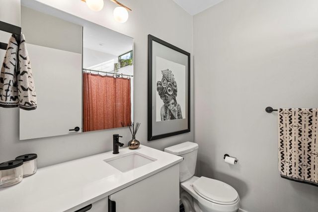 7525 Delafield LN B, Austin, TX 78752