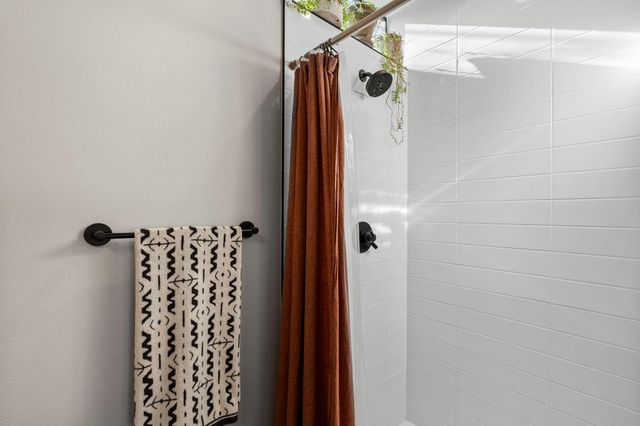 7525 Delafield LN B, Austin, TX 78752