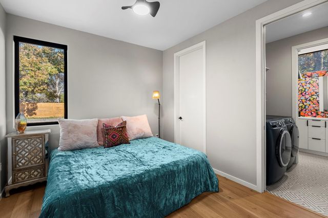 7525 Delafield LN B, Austin, TX 78752