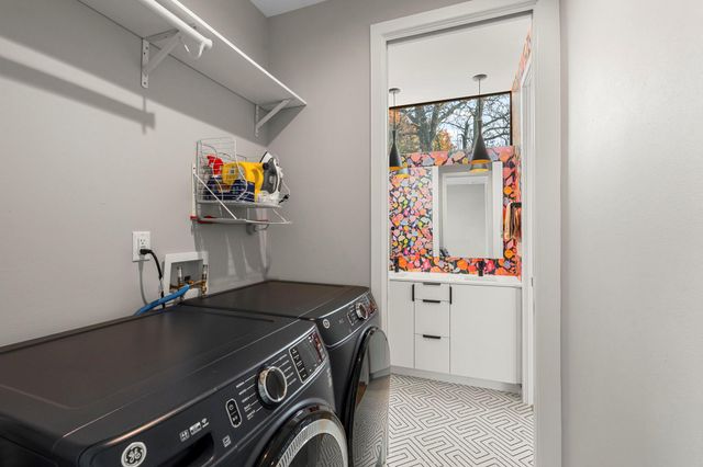 7525 Delafield LN B, Austin, TX 78752