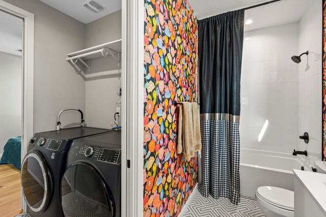 7525 Delafield LN B, Austin, TX 78752