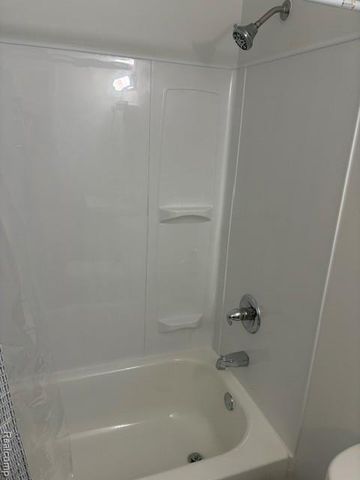 76 E Kalama Avenue, Madison Heights, MI 48071