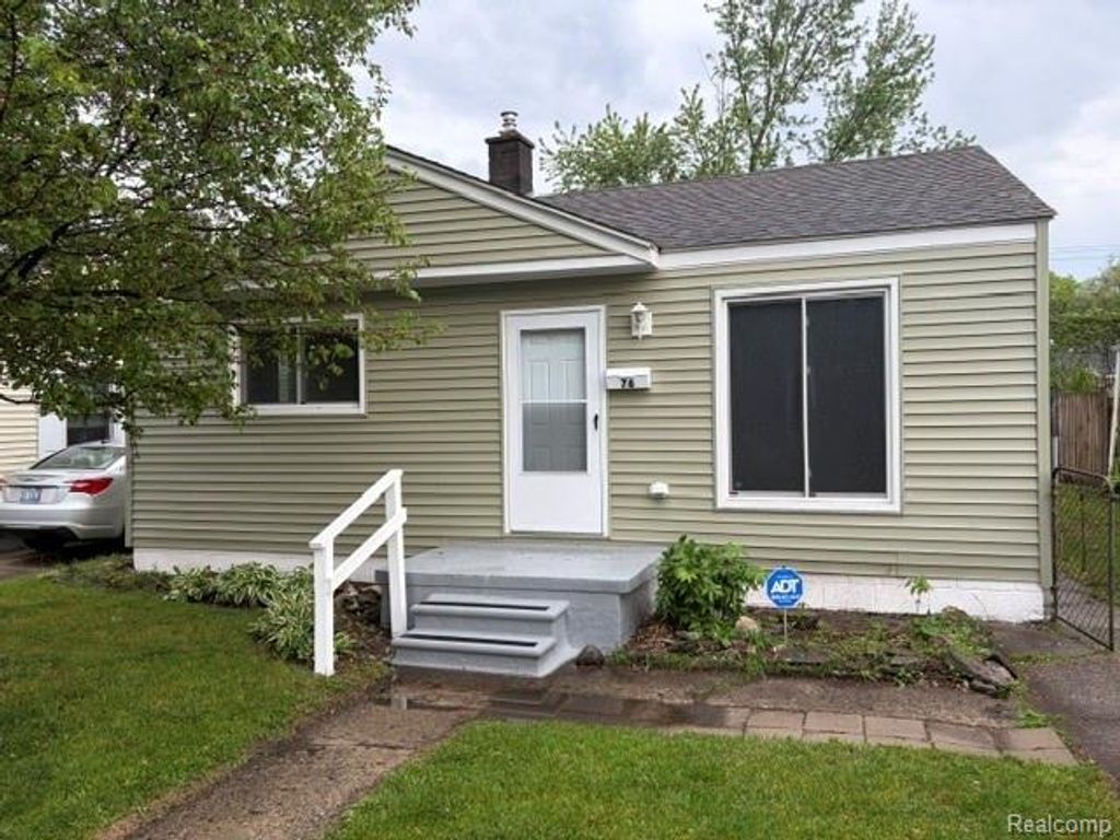 76 E Kalama Avenue, Madison Heights, MI 48071