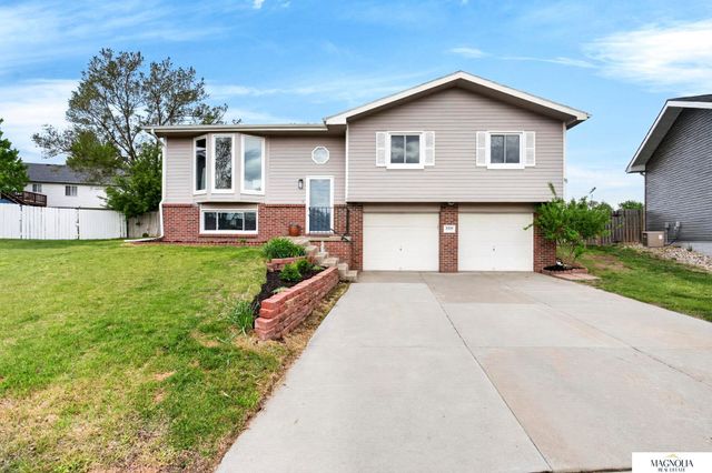 3434 Timber Ridge Circle, Lincoln, NE 68522