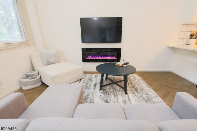 2 Davos Dr Unit 6 6, Vernon Twp., NJ 07462