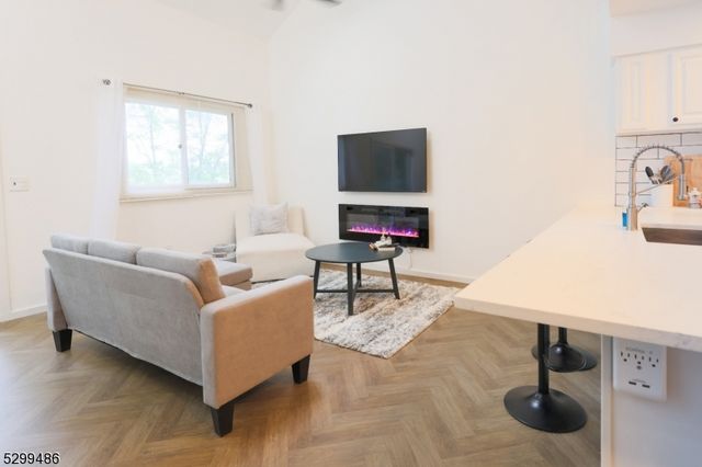 2 Davos Dr Unit 6 6, Vernon Twp., NJ 07462