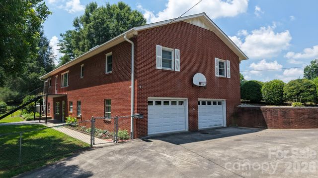 390 Airport Road, Taylorsville, NC 28681
